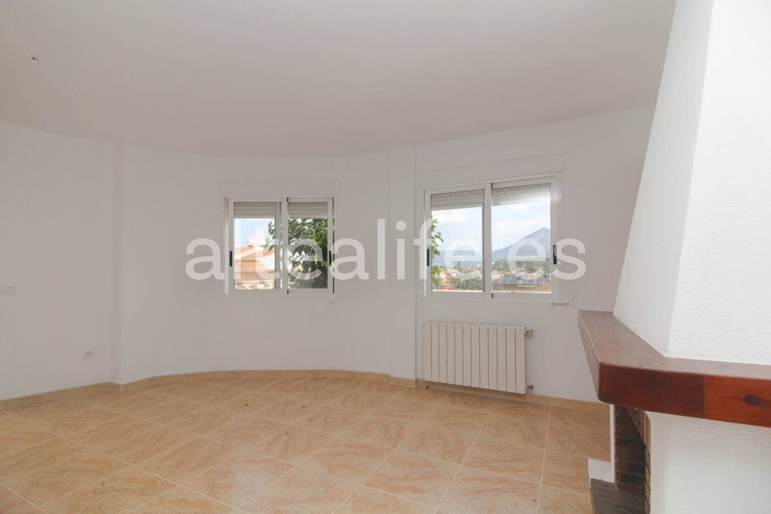 5 quarto Moradia para venda em La Nucia com piscina - 350 000 € (Ref: 7641698)