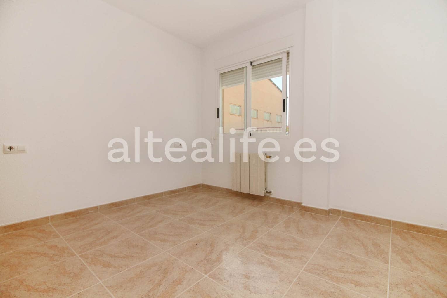 5 quarto Moradia para venda em La Nucia com piscina - 350 000 € (Ref: 7641698)