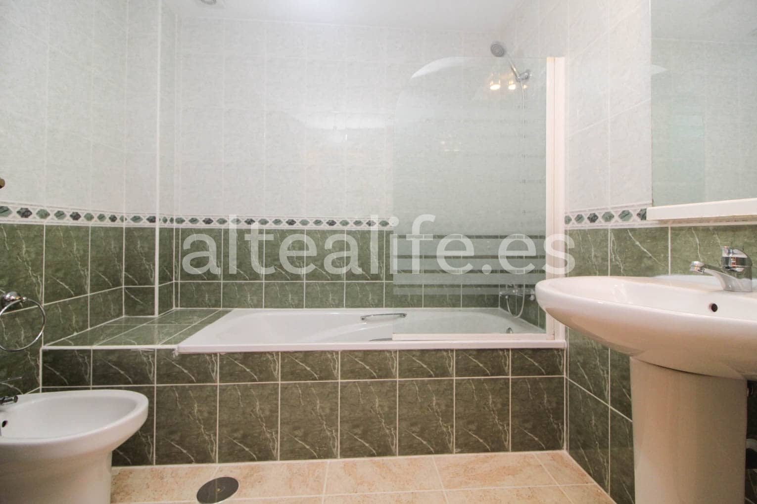 5 quarto Moradia para venda em La Nucia com piscina - 350 000 € (Ref: 7641698)
