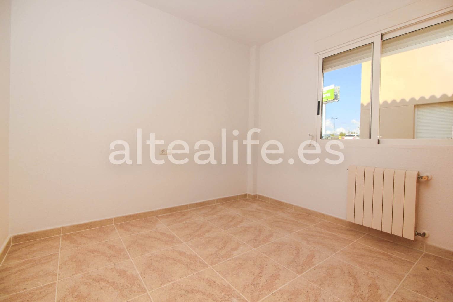 5 quarto Moradia para venda em La Nucia com piscina - 350 000 € (Ref: 7641698)