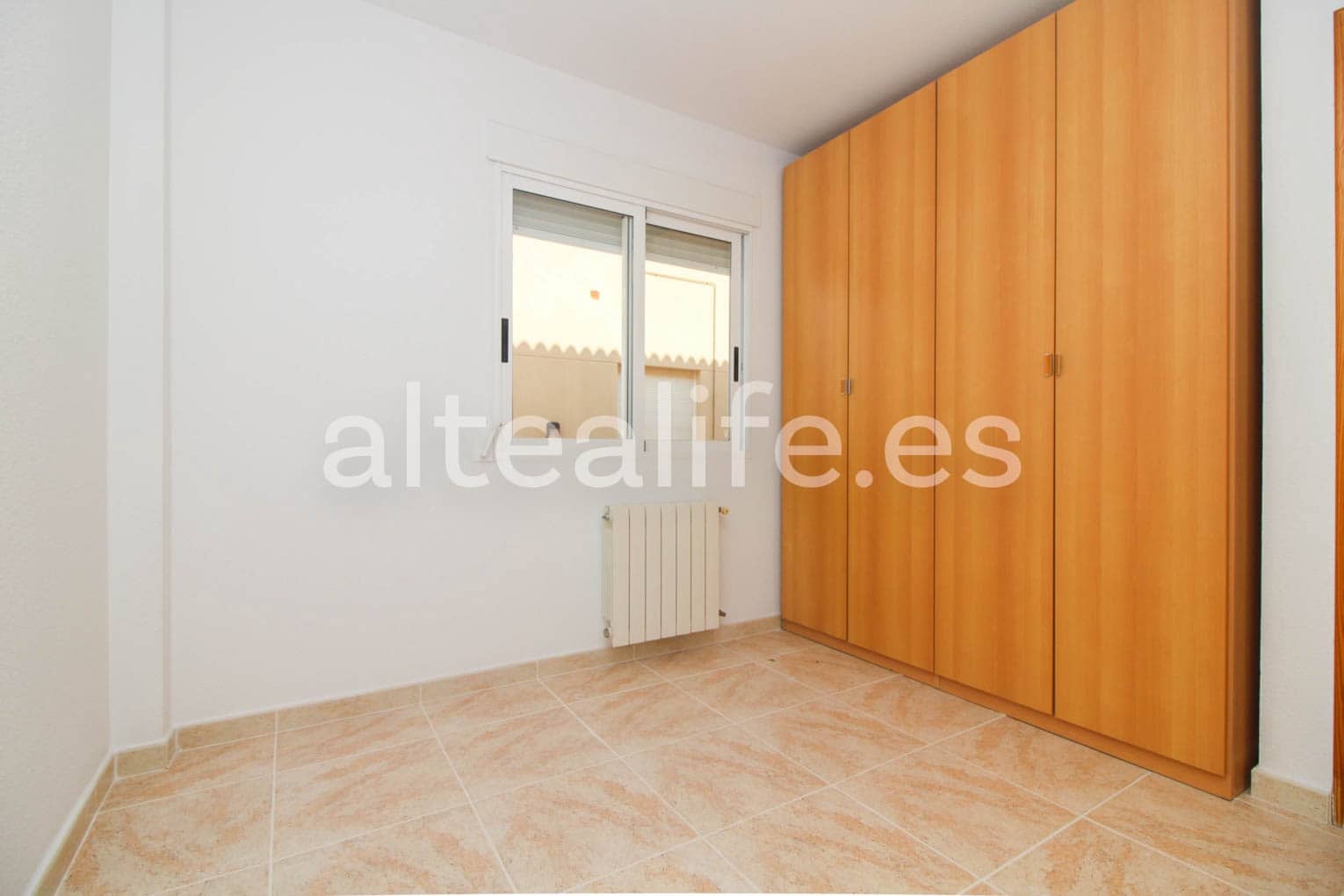 5 quarto Moradia para venda em La Nucia com piscina - 350 000 € (Ref: 7641698)