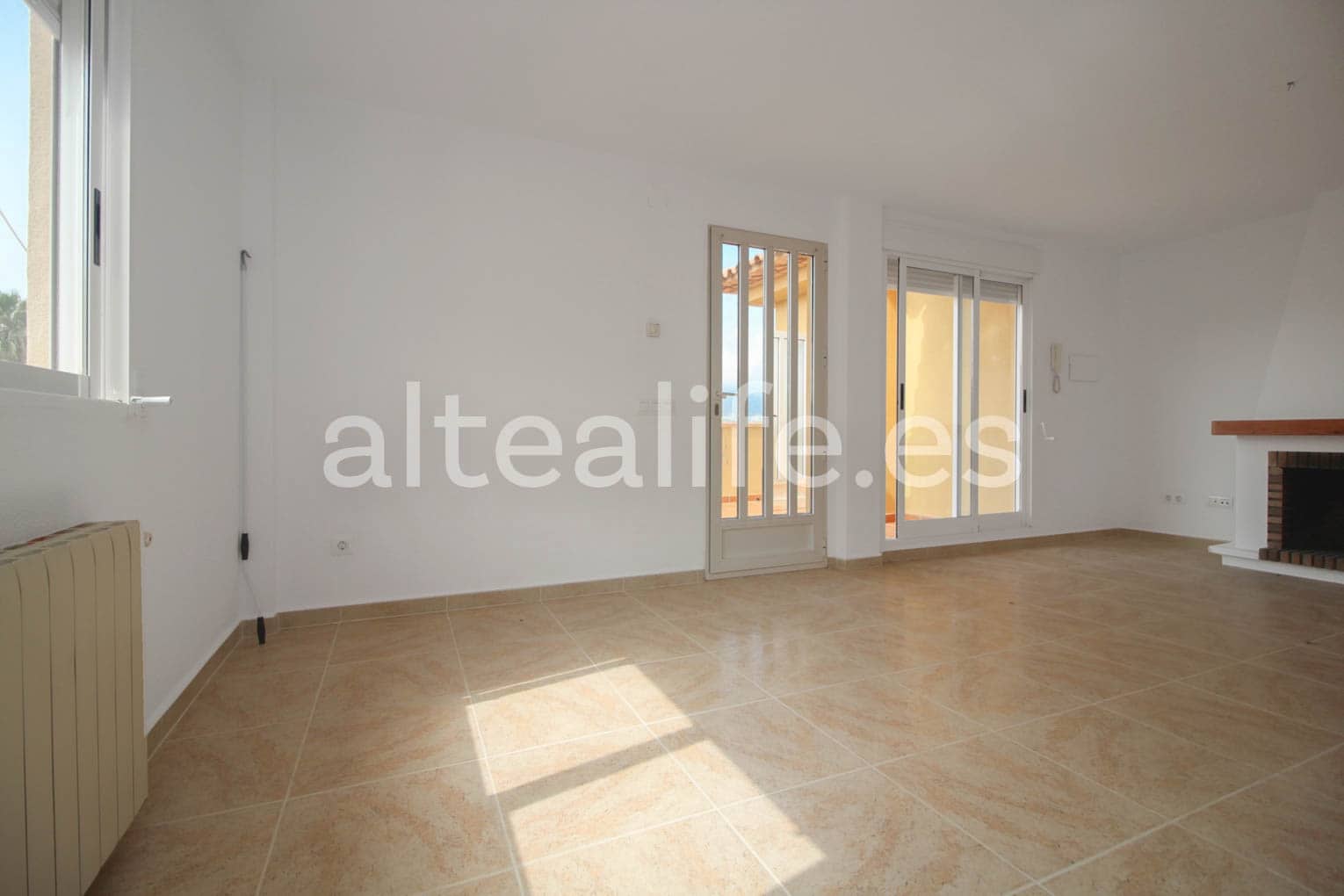 5 quarto Moradia para venda em La Nucia com piscina - 350 000 € (Ref: 7641698)