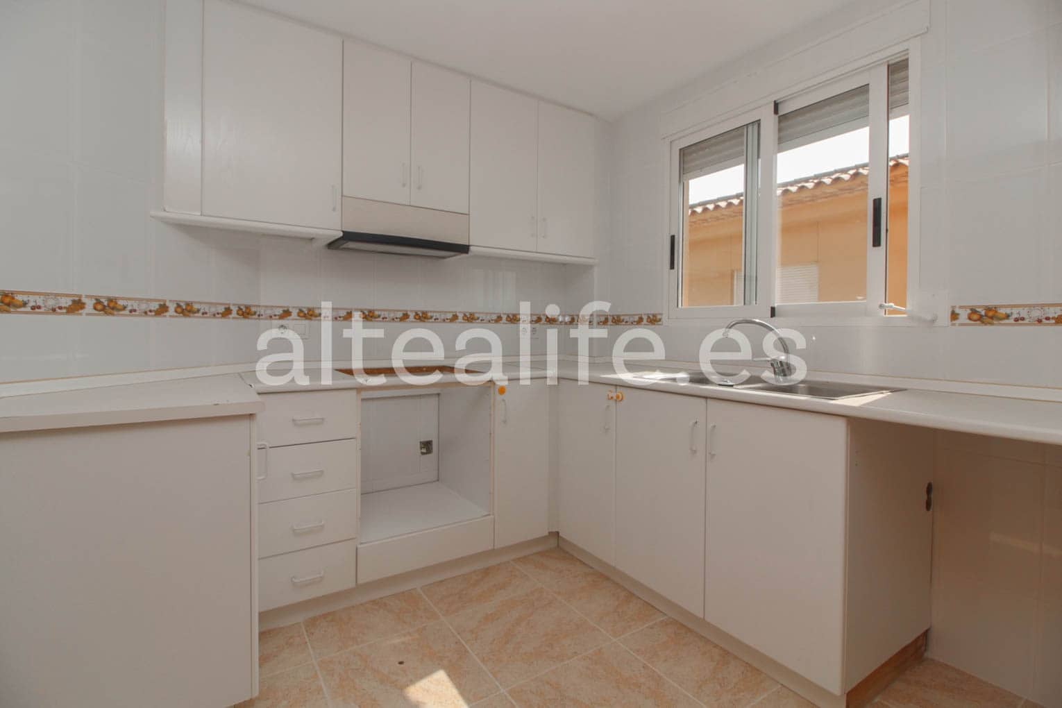 5 quarto Moradia para venda em La Nucia com piscina - 350 000 € (Ref: 7641698)