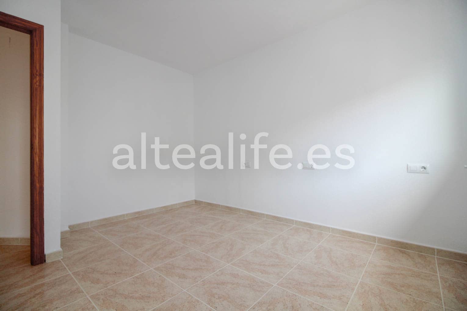 5 quarto Moradia para venda em La Nucia com piscina - 350 000 € (Ref: 7641698)