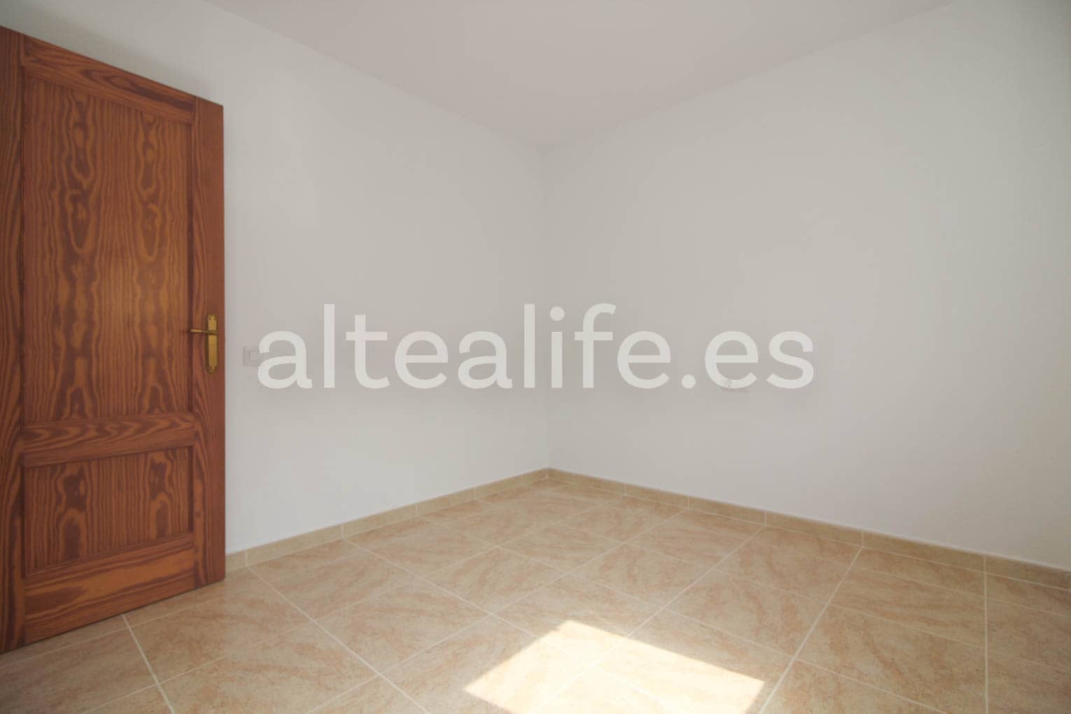 5 quarto Moradia para venda em La Nucia com piscina - 350 000 € (Ref: 7641698)