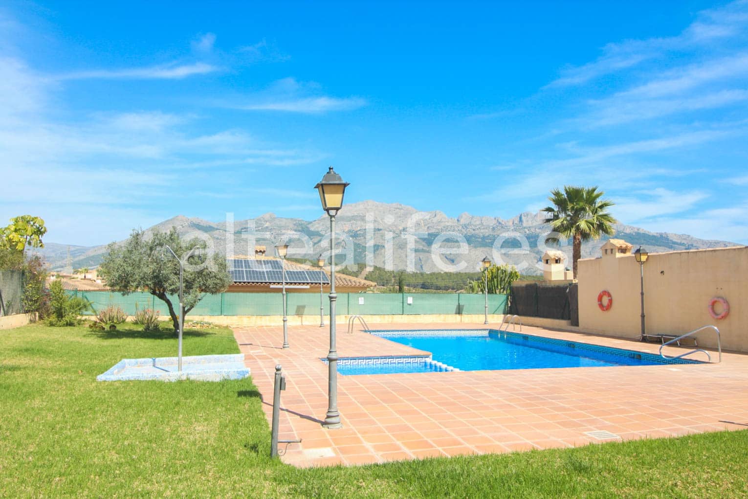 5 quarto Moradia para venda em La Nucia com piscina - 350 000 € (Ref: 7641698)