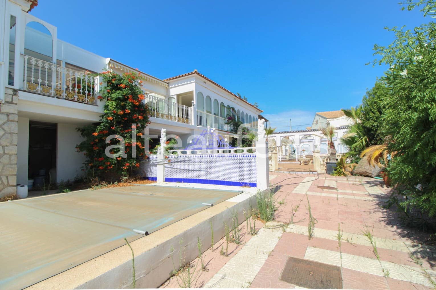 8 makuuhuone Huvila myytävänä paikassa Altea mukana uima-altaan 
autotalli - 800 000 € (Ref: 7715981)