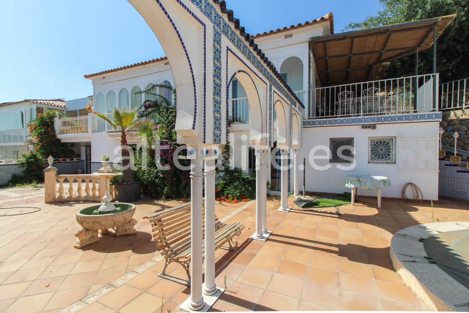 8 makuuhuone Huvila myytävänä paikassa Altea mukana uima-altaan 
autotalli - 800 000 € (Ref: 7715981)