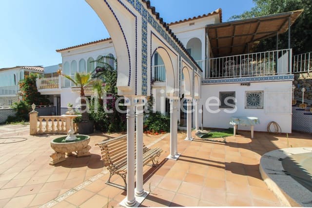 8 makuuhuone Huvila myytävänä paikassa Altea mukana uima-altaan 
autotalli - 800 000 € (Ref: 7715981)