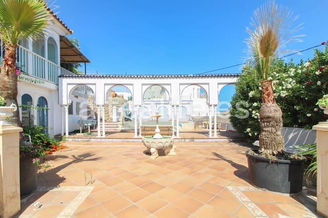 8 makuuhuone Huvila myytävänä paikassa Altea mukana uima-altaan 
autotalli - 800 000 € (Ref: 7715981)