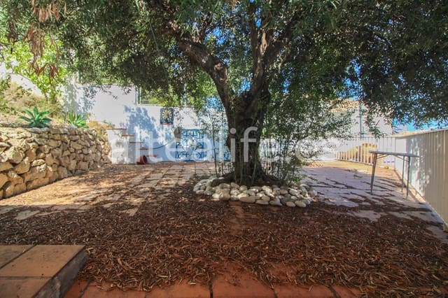 8 makuuhuone Huvila myytävänä paikassa Altea mukana uima-altaan 
autotalli - 800 000 € (Ref: 7715981)