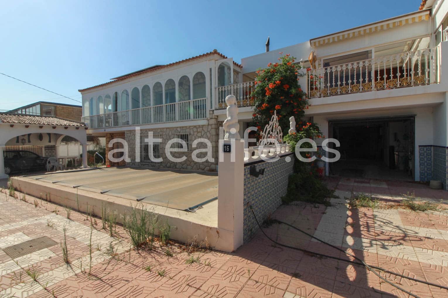 8 makuuhuone Huvila myytävänä paikassa Altea mukana uima-altaan 
autotalli - 800 000 € (Ref: 7715981)