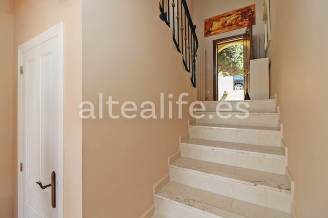 4 makuuhuone Huvila myytävänä paikassa Altea mukana uima-altaan 
autotalli - 1 500 000 € (Ref: 7724284)