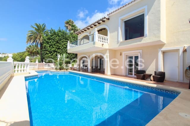 4 makuuhuone Huvila myytävänä paikassa Altea mukana uima-altaan 
autotalli - 1 500 000 € (Ref: 7724284)