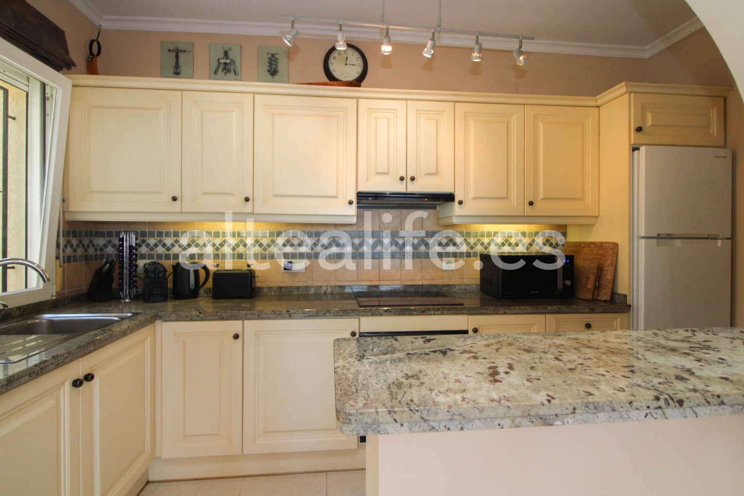 4 sypialnia Willa na sprzedaż w Altea z basenem garażem - 1 500 000 € (Ref: 7724284)