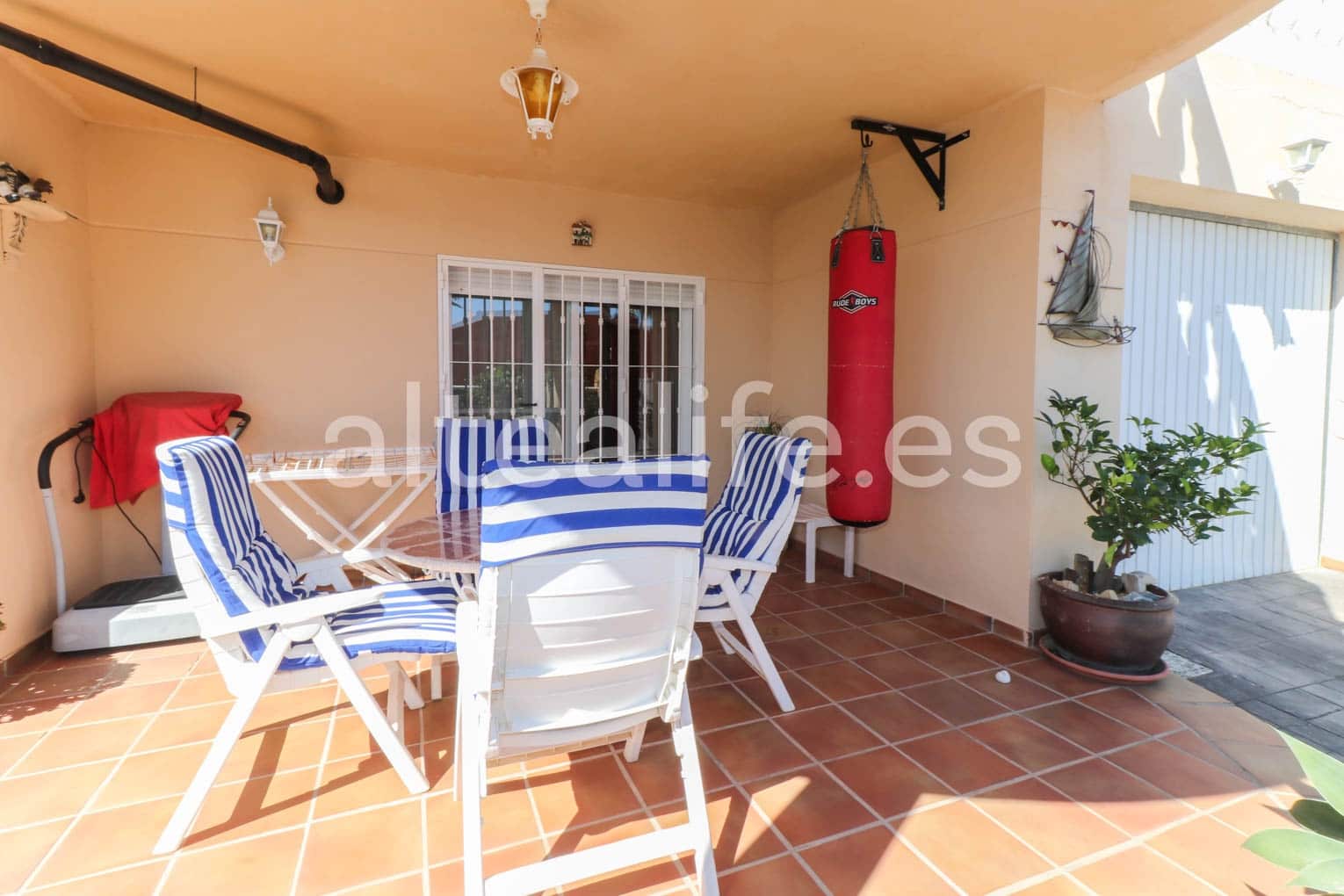 Moradia para venda em La Nucia com piscina garagem - 530 000 € (Ref: 7822642)