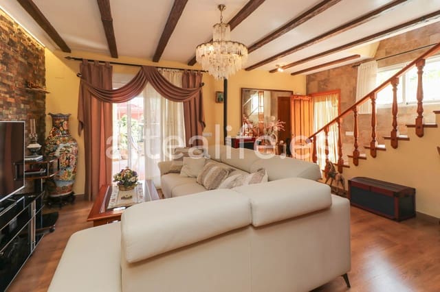 Moradia para venda em El Tossal - Bello Horizonte  , La Nucia com piscina garagem - 530 000 € (Ref: 7822642)