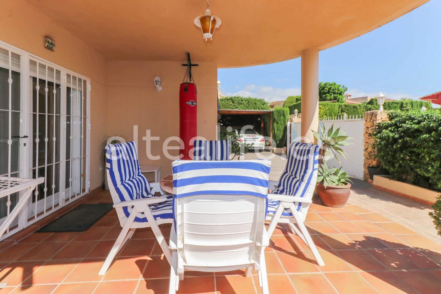 Moradia para venda em La Nucia com piscina garagem - 530 000 € (Ref: 7822642)