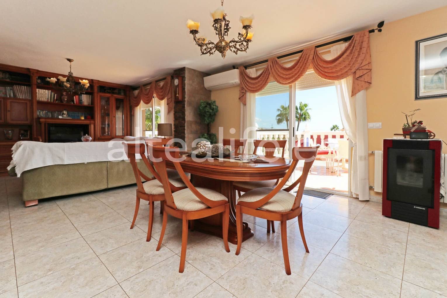 Moradia para venda em La Nucia com piscina garagem - 530 000 € (Ref: 7822642)