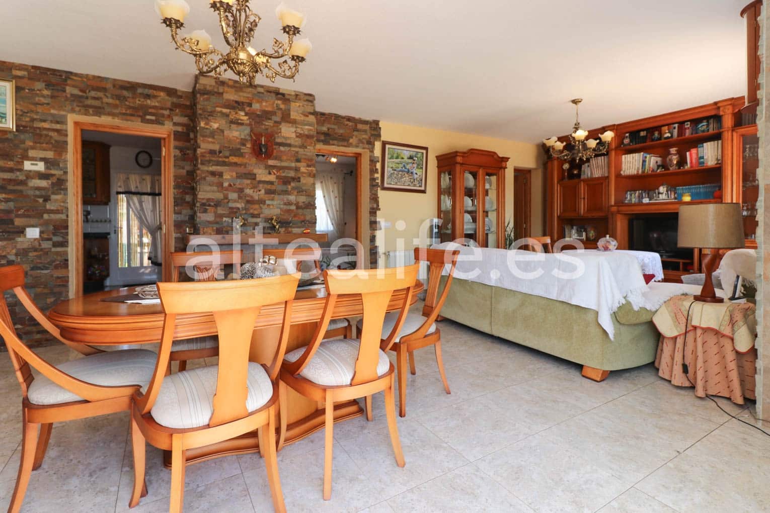 Moradia para venda em La Nucia com piscina garagem - 530 000 € (Ref: 7822642)