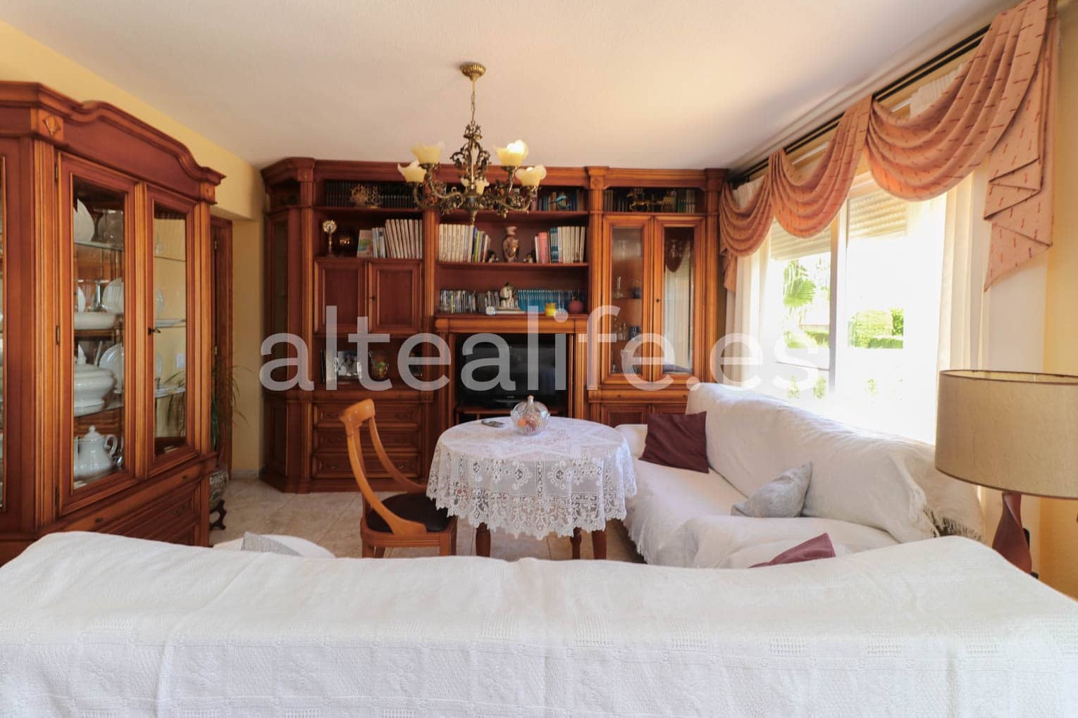 Moradia para venda em La Nucia com piscina garagem - 530 000 € (Ref: 7822642)