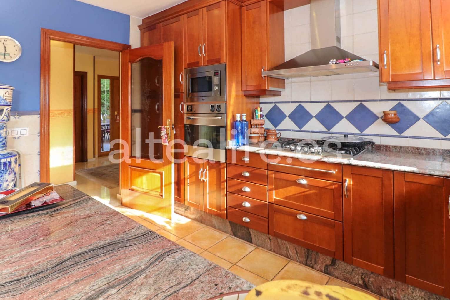 6 bedroom Townhouse for sale in La Nucia with pool garage - € 840,000 (Ref: 7935413)