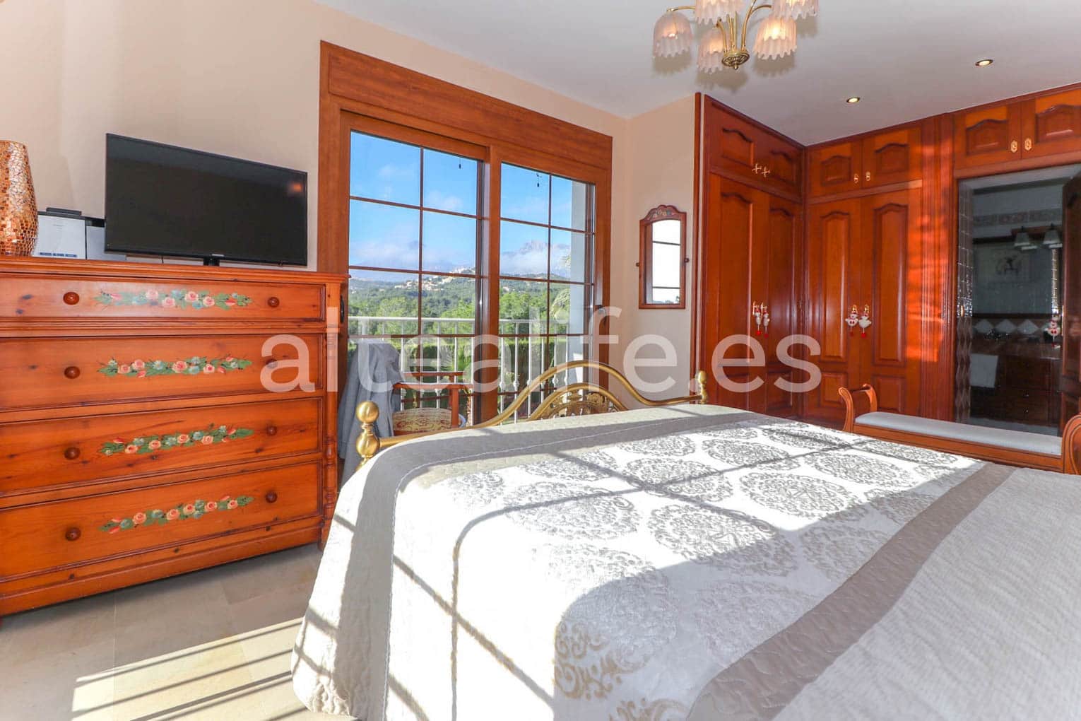 6 bedroom Townhouse for sale in La Nucia with pool garage - € 840,000 (Ref: 7935413)