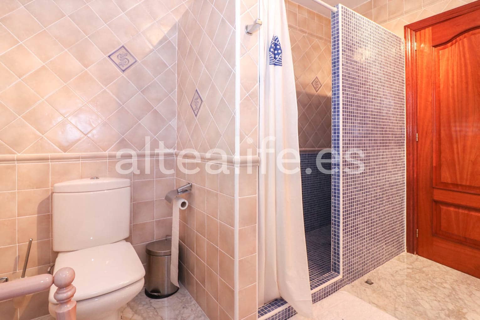 6 bedroom Townhouse for sale in La Nucia with pool garage - € 840,000 (Ref: 7935413)