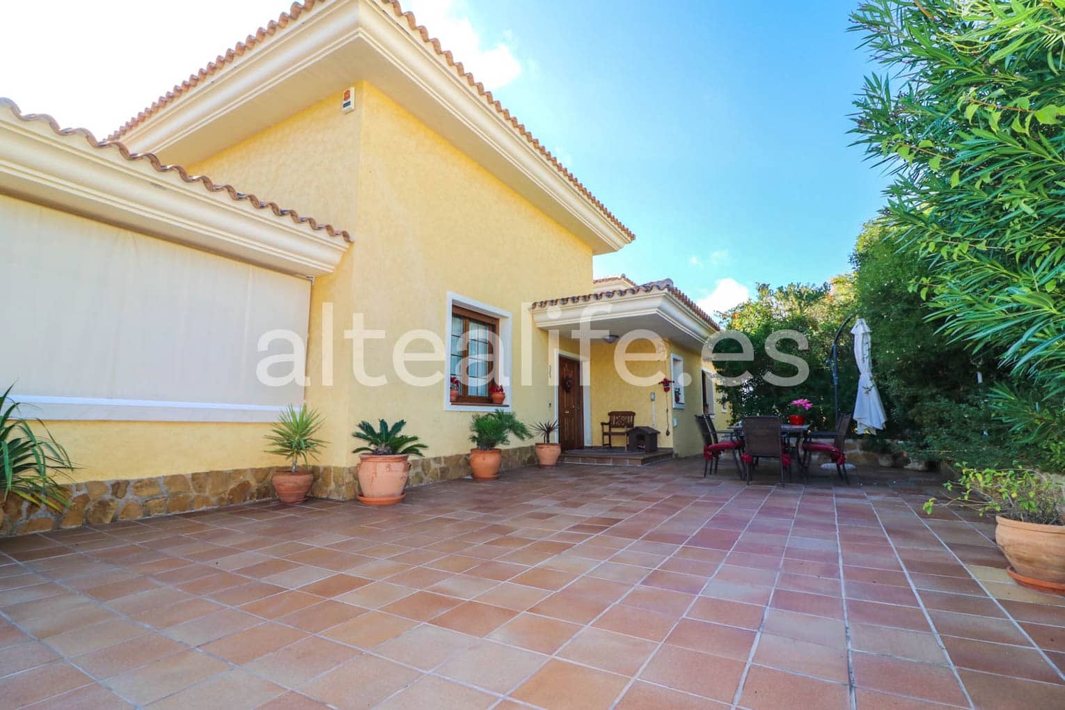 6 bedroom Townhouse for sale in La Nucia with pool garage - € 840,000 (Ref: 7935413)