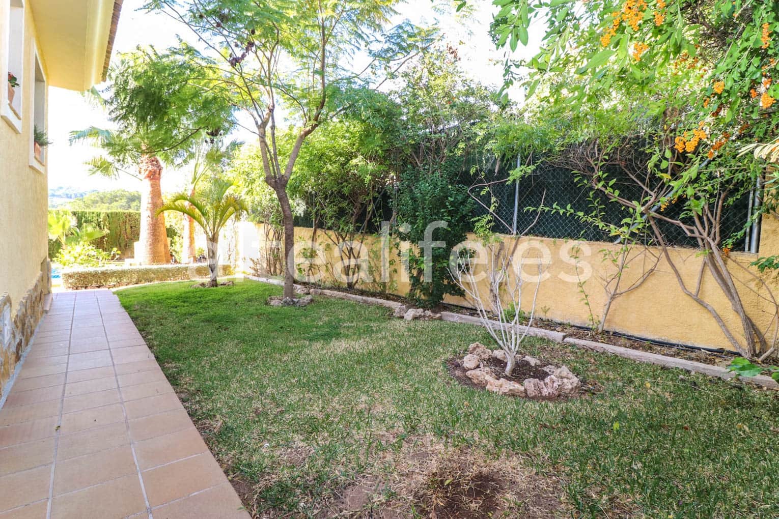 6 bedroom Townhouse for sale in La Nucia with pool garage - € 840,000 (Ref: 7935413)