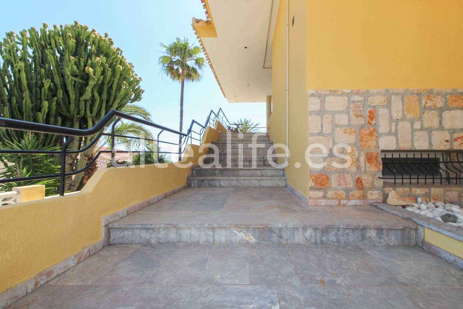 9 soverom Villa til salgs i La Nucia med svømmebasseng garasje - € 1 250 000 (Ref: 8271275)