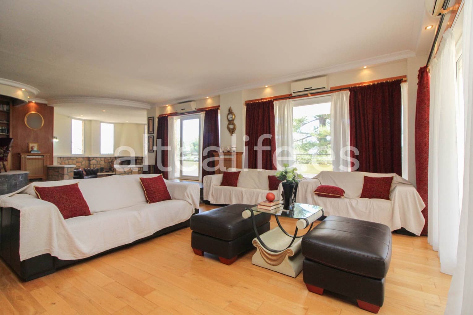 9 soverom Villa til salgs i La Nucia med svømmebasseng garasje - € 1 250 000 (Ref: 8271275)