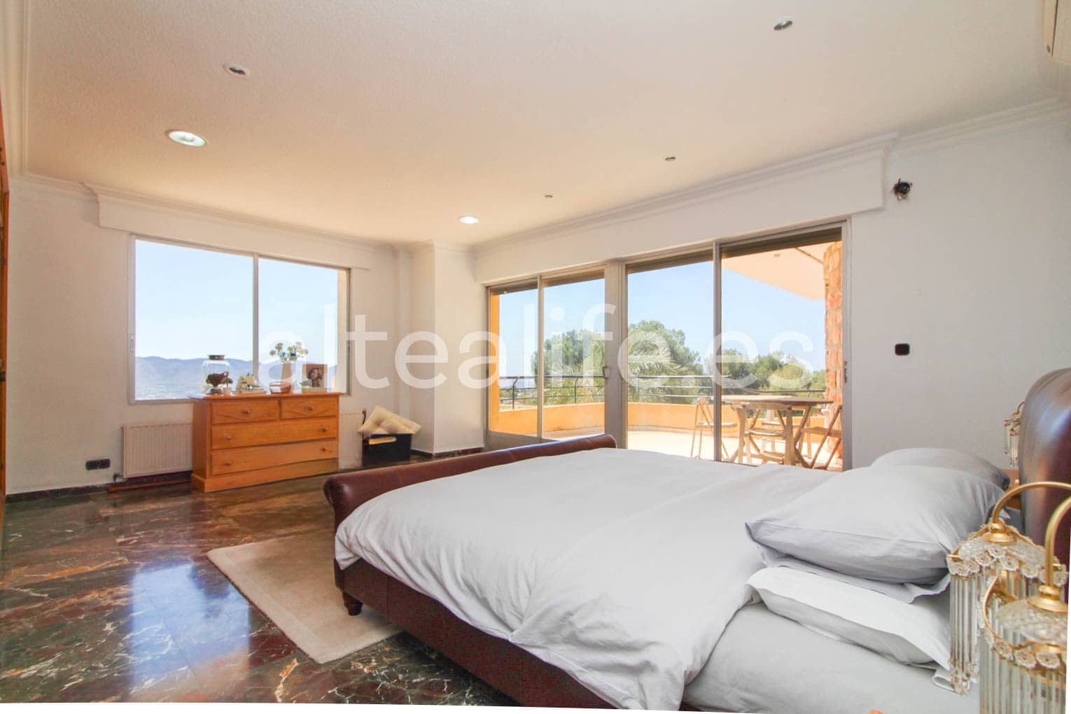 9 soverom Villa til salgs i La Nucia med svømmebasseng garasje - € 1 250 000 (Ref: 8271275)