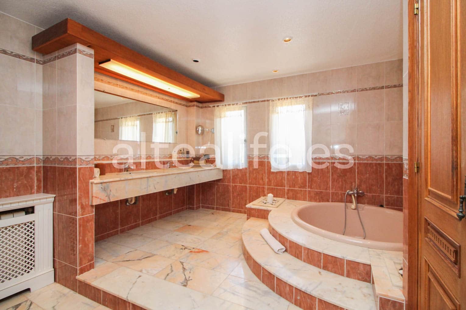 9 soverom Villa til salgs i La Nucia med svømmebasseng garasje - € 1 250 000 (Ref: 8271275)