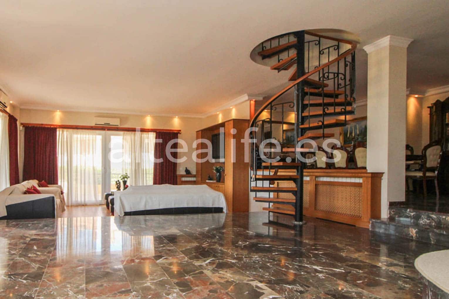 9 soverom Villa til salgs i La Nucia med svømmebasseng garasje - € 1 250 000 (Ref: 8271275)