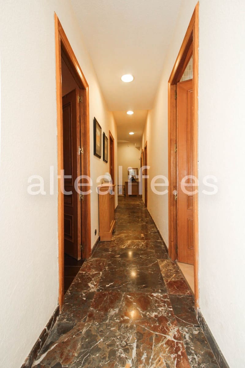 9 soverom Villa til salgs i La Nucia med svømmebasseng garasje - € 1 250 000 (Ref: 8271275)