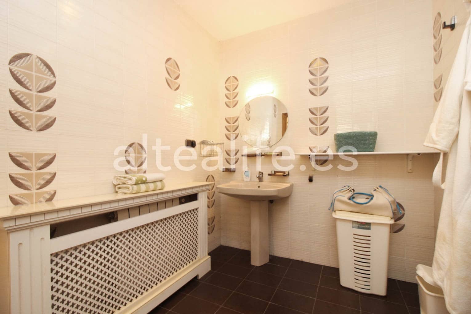 9 soverom Villa til salgs i La Nucia med svømmebasseng garasje - € 1 250 000 (Ref: 8271275)