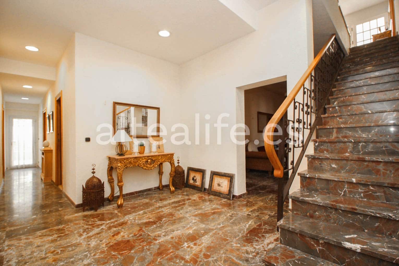 9 soverom Villa til salgs i La Nucia med svømmebasseng garasje - € 1 250 000 (Ref: 8271275)