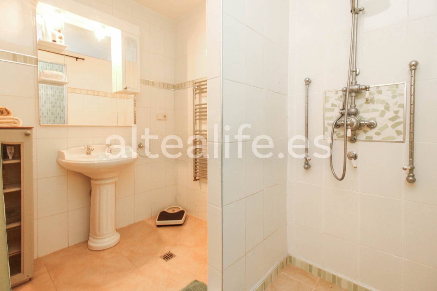 9 soverom Villa til salgs i La Nucia med svømmebasseng garasje - € 1 250 000 (Ref: 8271275)