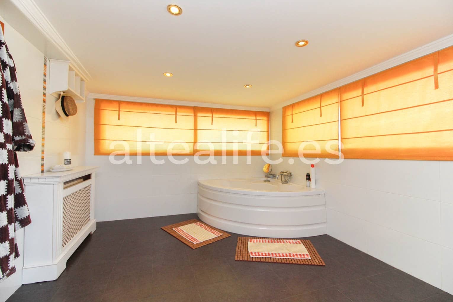 9 soverom Villa til salgs i La Nucia med svømmebasseng garasje - € 1 250 000 (Ref: 8271275)