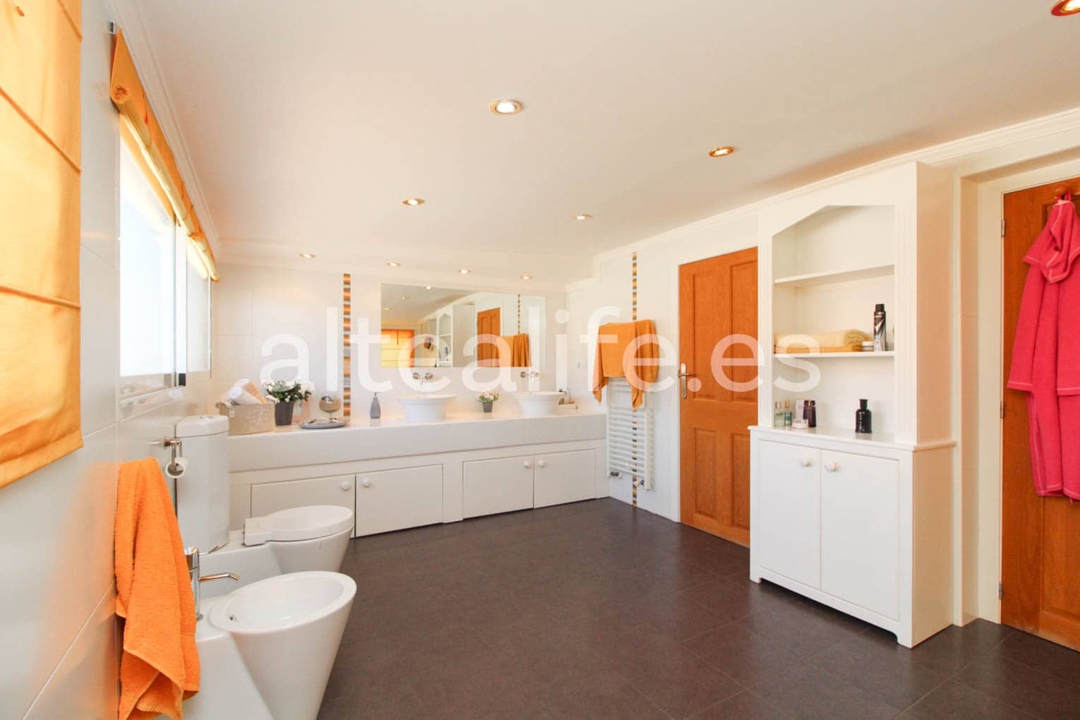 9 soverom Villa til salgs i La Nucia med svømmebasseng garasje - € 1 250 000 (Ref: 8271275)