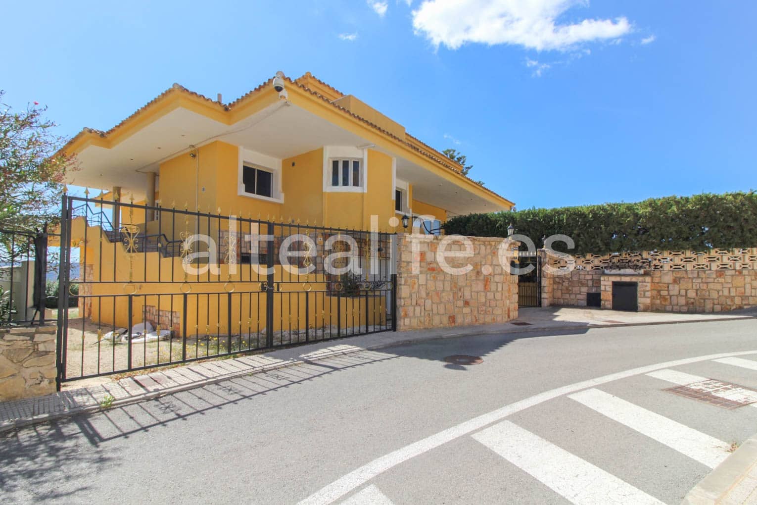 9 soverom Villa til salgs i La Nucia med svømmebasseng garasje - € 1 250 000 (Ref: 8271275)