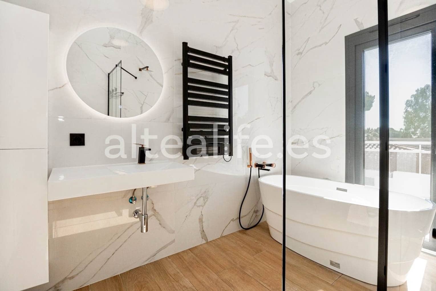 4 sypialnia Dom na sprzedaż w Altea z basenem garażem - 995 000 € (Ref: 8321873)