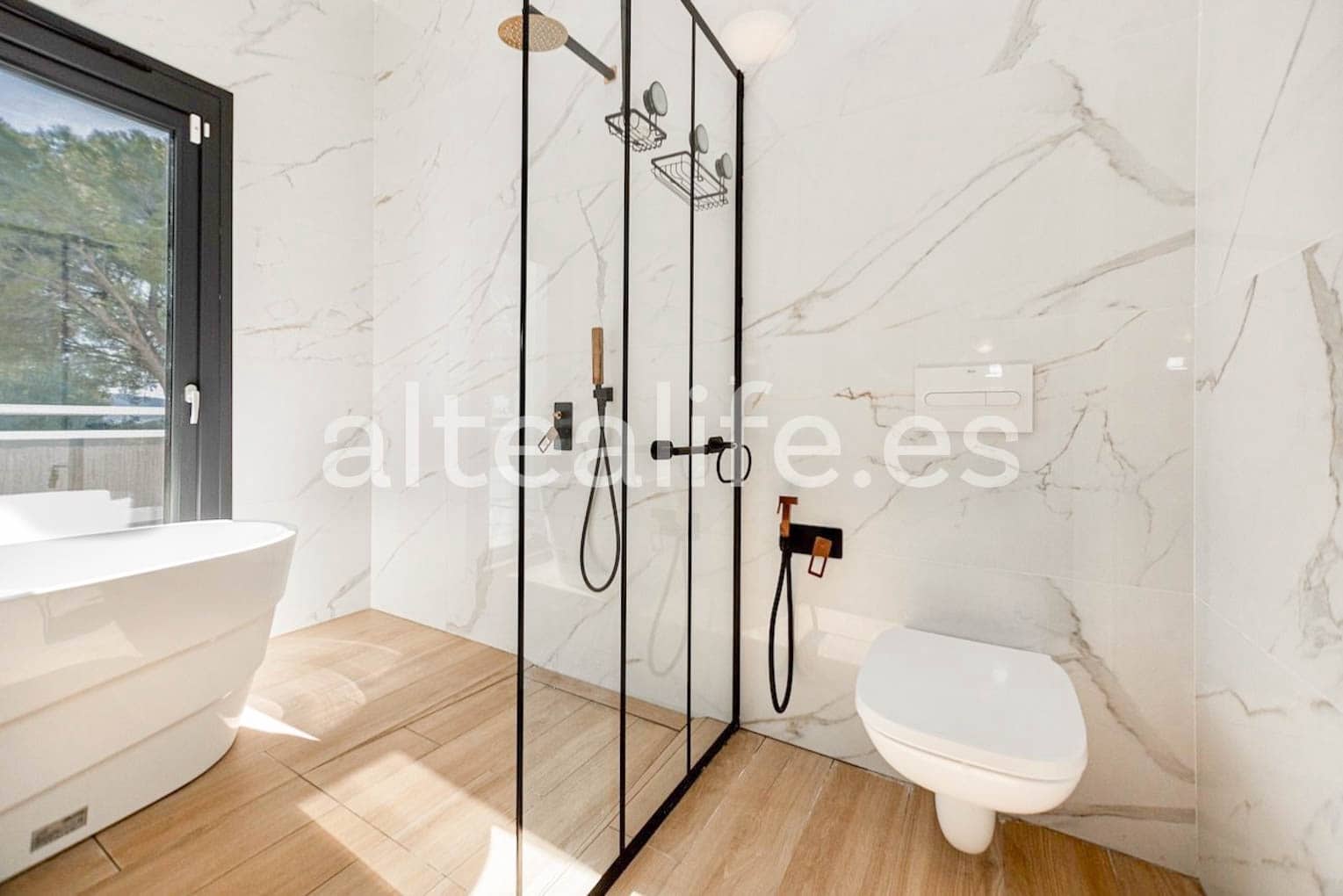 4 sypialnia Dom na sprzedaż w Altea z basenem garażem - 995 000 € (Ref: 8321873)