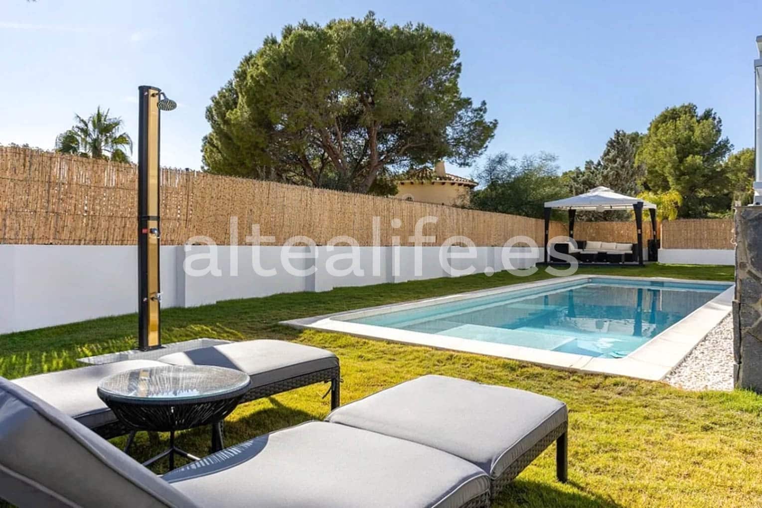 4 sypialnia Dom na sprzedaż w Altea z basenem garażem - 995 000 € (Ref: 8321873)