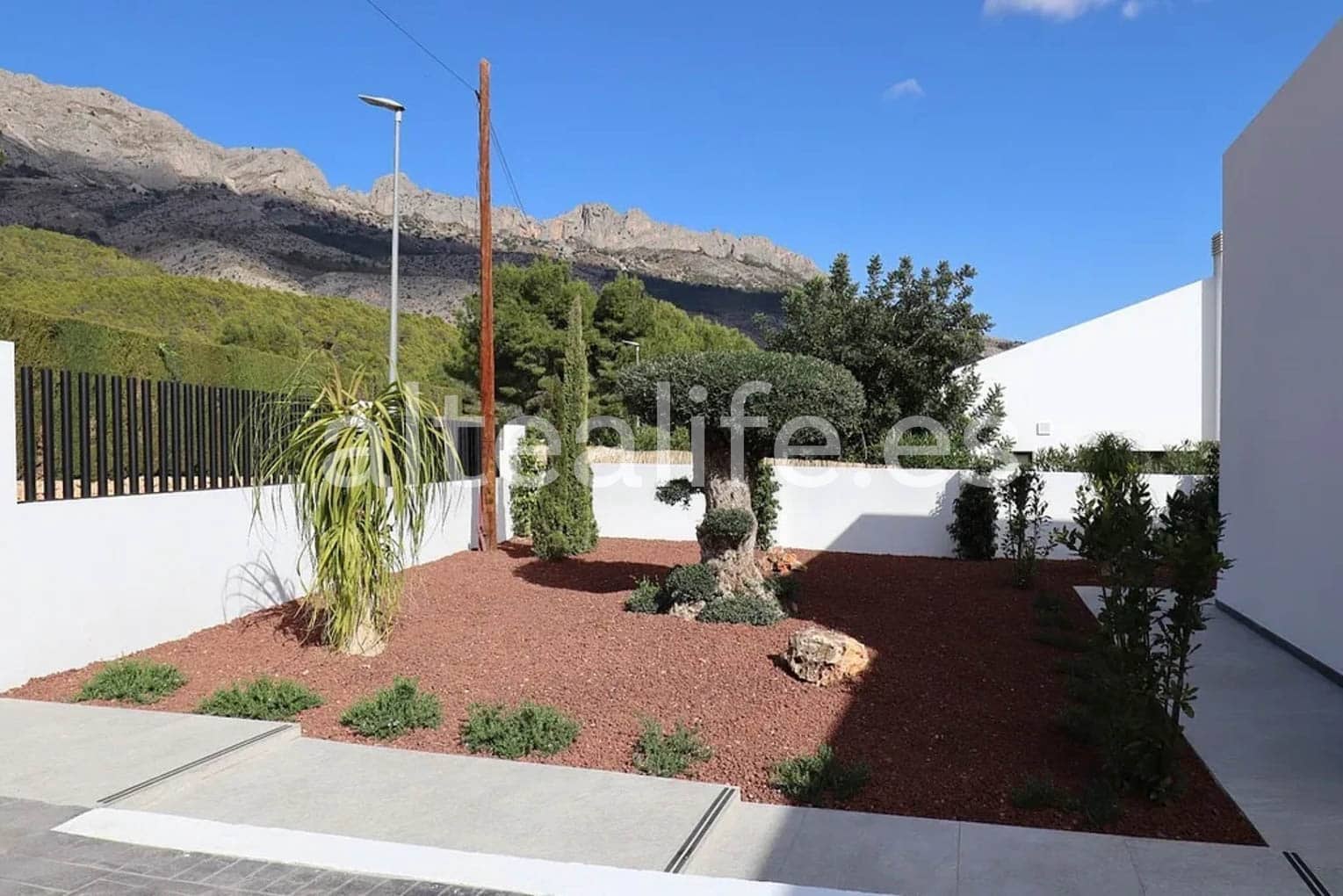 4 sypialnia Dom na sprzedaż w Altea z basenem garażem - 995 000 € (Ref: 8321873)