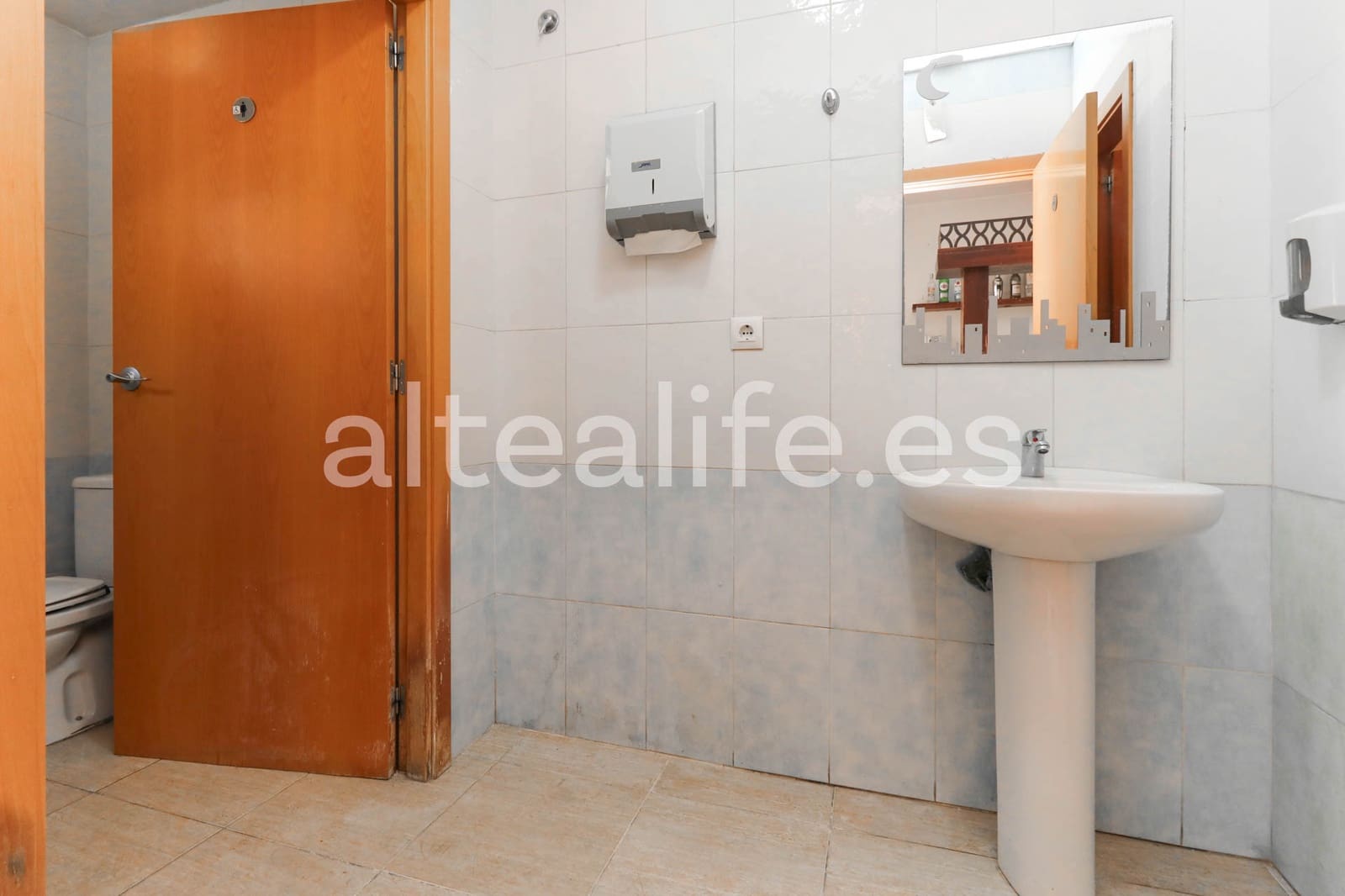 1 bedroom Commercial for sale in Jalon / Xalo with garage - € 75,000 (Ref: 8402320)