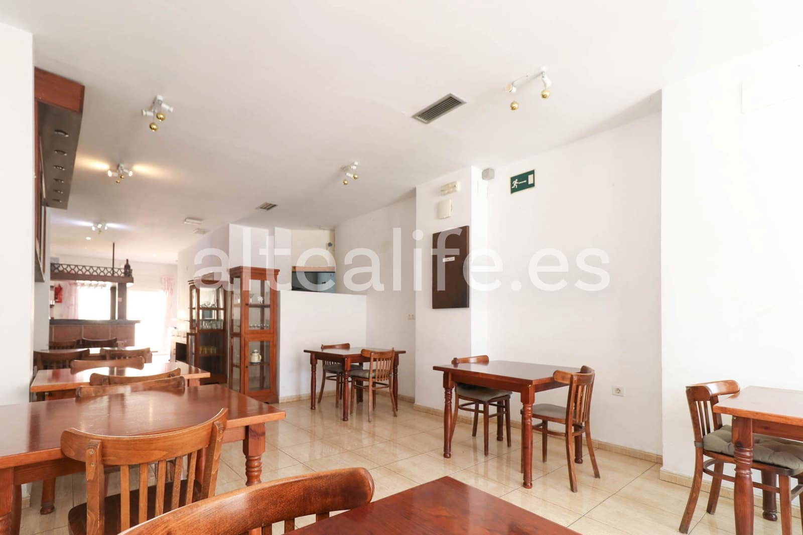 1 bedroom Commercial for sale in Jalon / Xalo with garage - € 75,000 (Ref: 8402320)