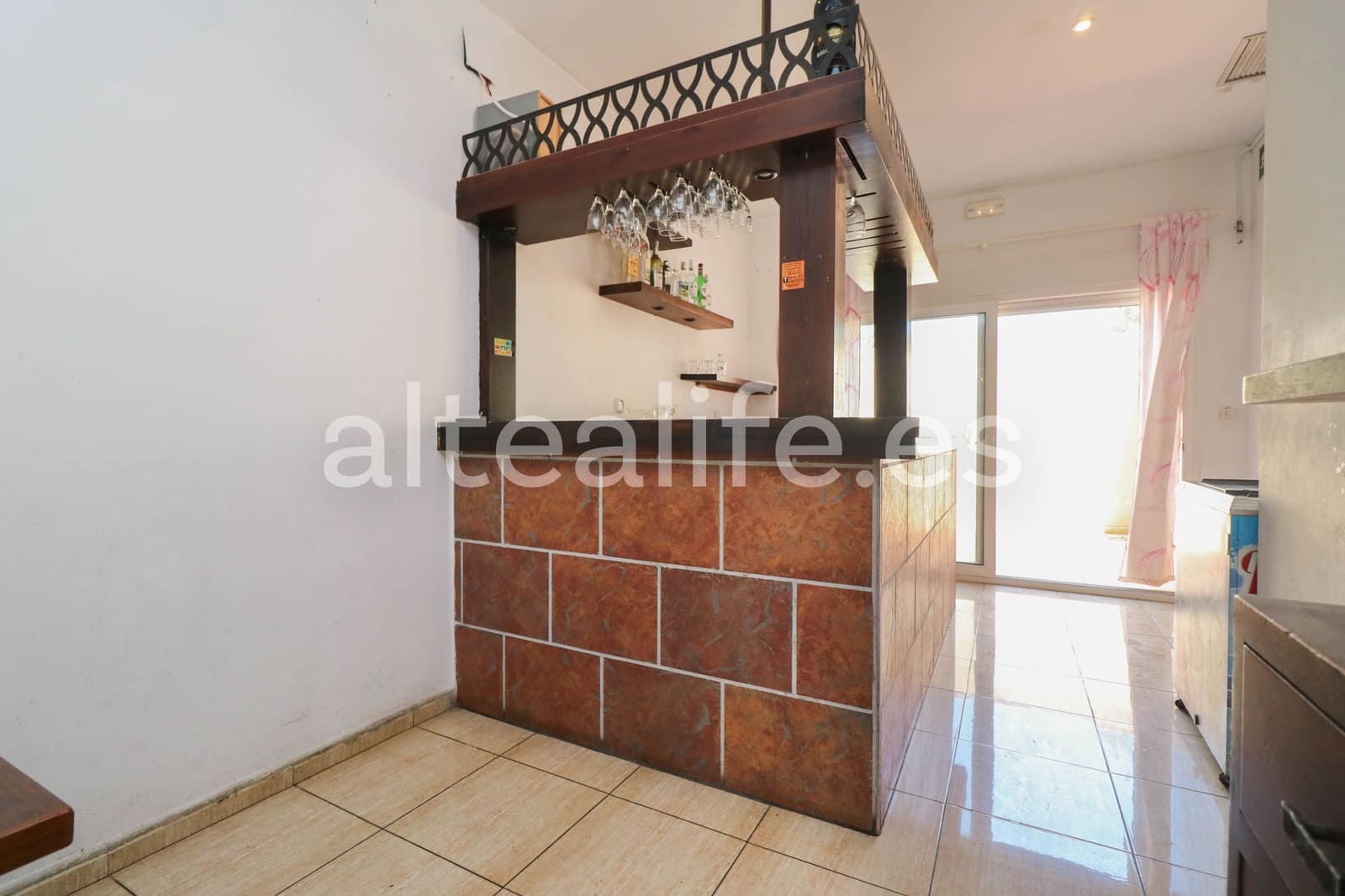 1 bedroom Commercial for sale in Jalon / Xalo with garage - € 75,000 (Ref: 8402320)