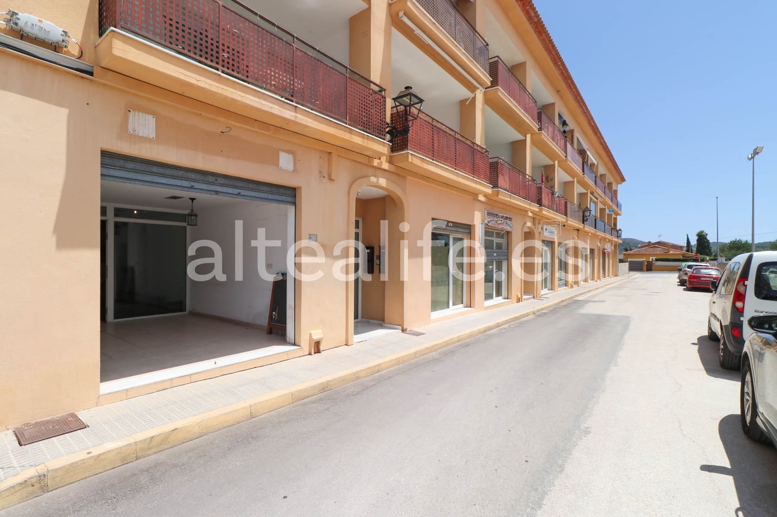 1 bedroom Commercial for sale in Jalon / Xalo with garage - € 75,000 (Ref: 8402320)